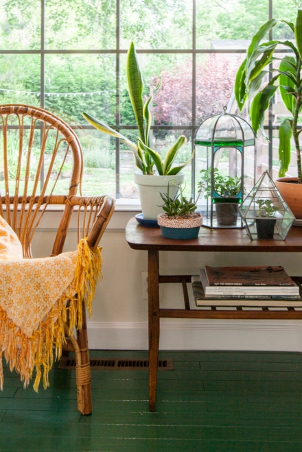 Bohemian modern decor with rattan and plants